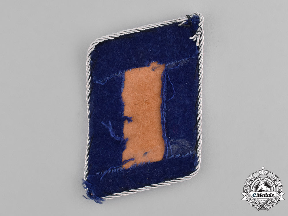 germany,_luftwaffe._a_luftwaffe_medical_hauptmann’s_collar_tab_c18-036810