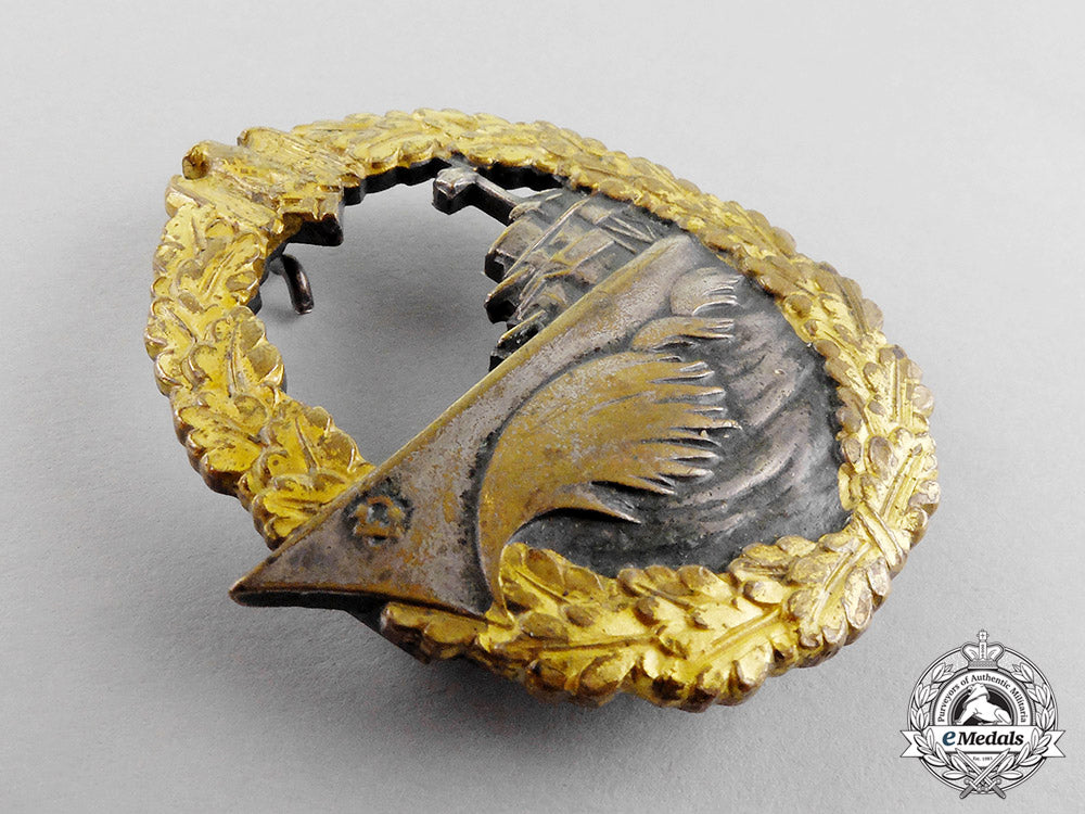 germany._a_kriegsmarine_destroyer_war_badge_by_schwerin_of_berlin_c18-0369
