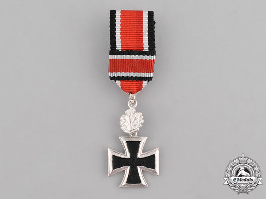 germany,_federal_republic._a_miniature_knight’s_cross_of_the_iron_cross_with_oak_leaves_stickpin,1957_reissue_c18-036976