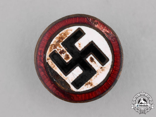 germany,_nsdap._an_early_party_badge_c18-037060