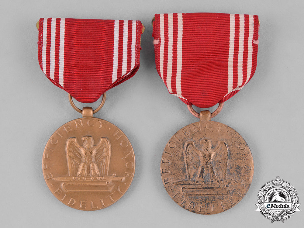 united_states._a_lot_of_thirty-_one_badges&_insignia_c18-037636_1