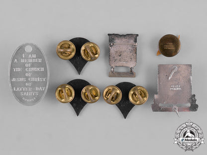 united_states._a_lot_of_thirty-_one_badges&_insignia_c18-037643_1