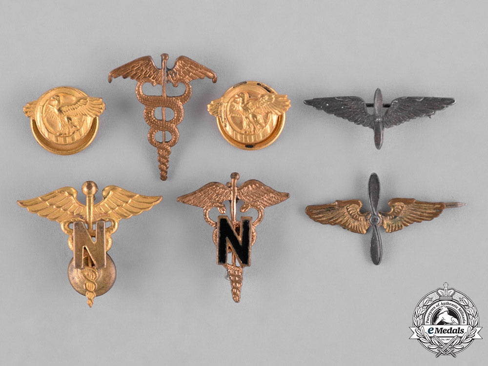 united_states._a_lot_of_thirty-_one_badges&_insignia_c18-037644_1