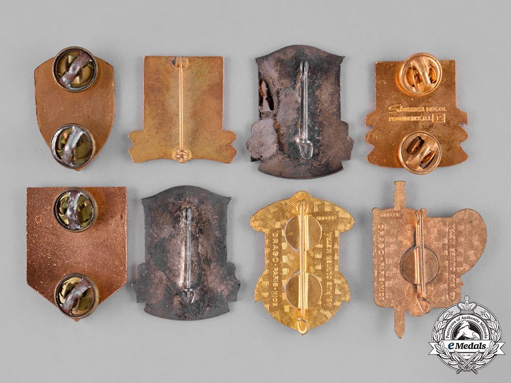 united_states._a_lot_of_forty-_nine_insignia_badges_c18-037656