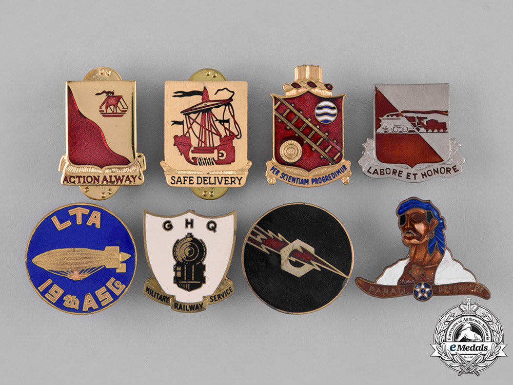 united_states._a_lot_of_forty-_nine_insignia_badges_c18-037657