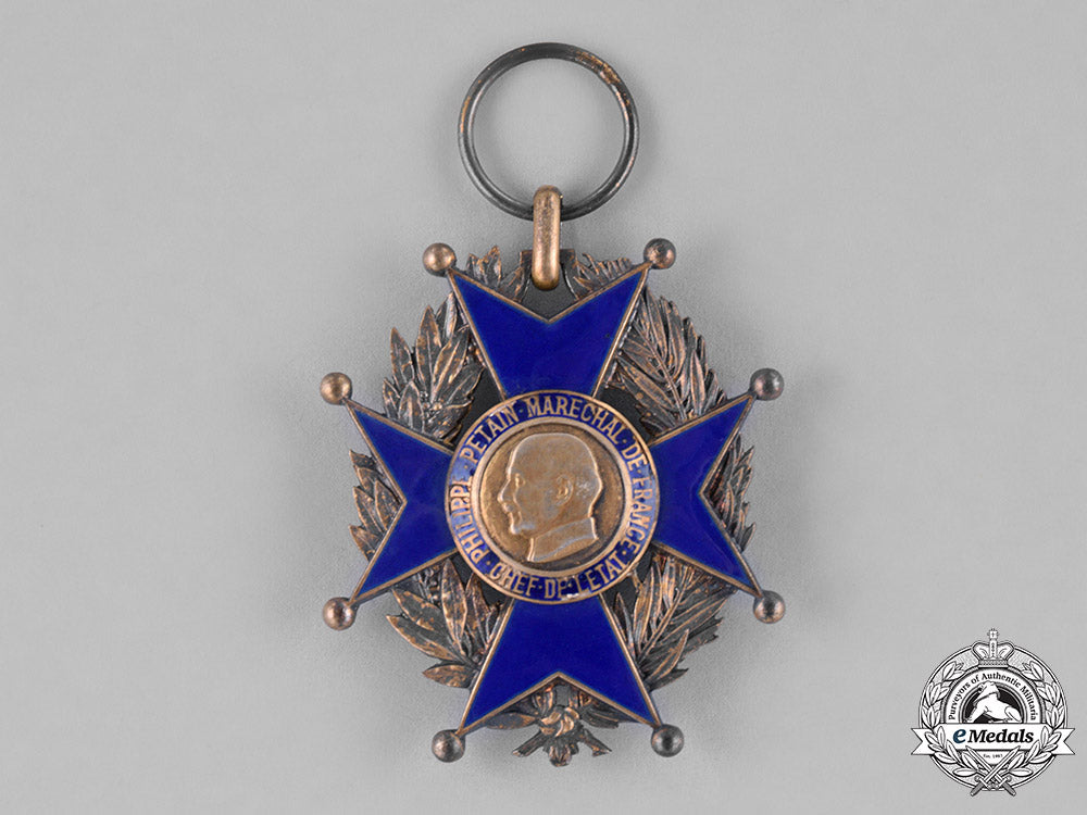 france,_vichy_government._a_national_order_of_labour,_knight,_c.1942_c18-037675