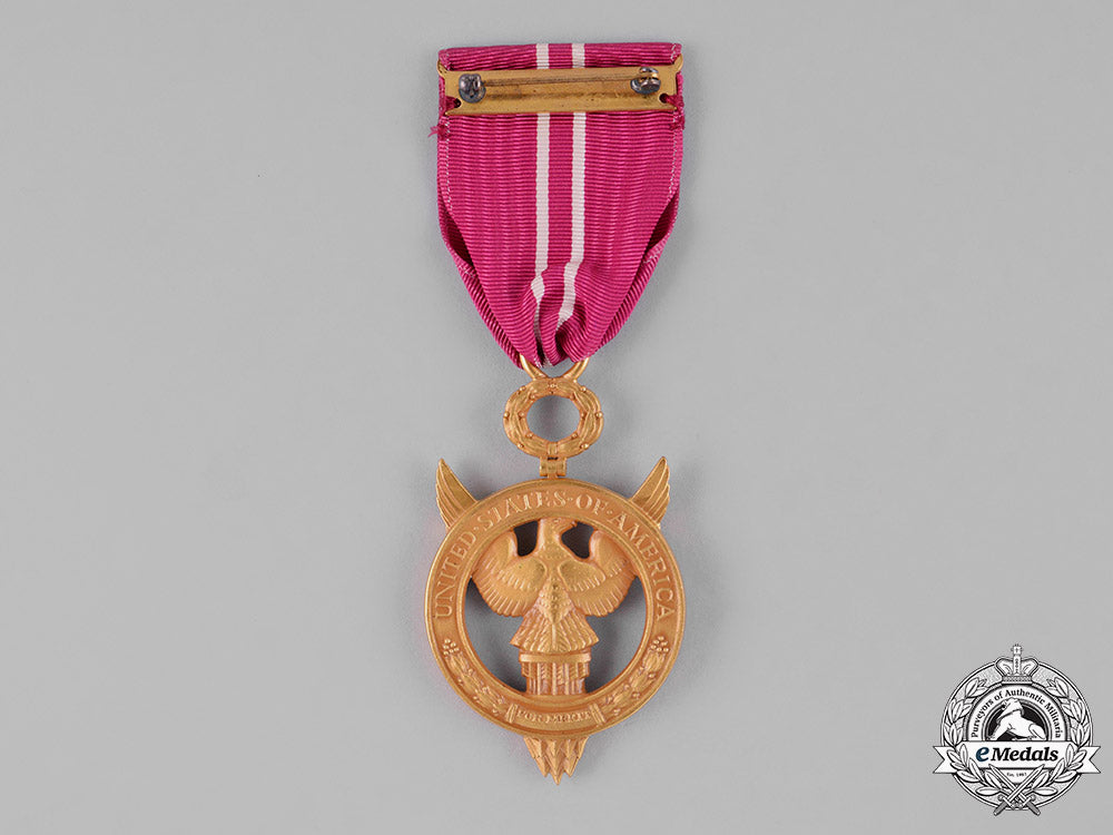 united_states._a_presidential_medal_of_merit,_c.1950_c18-037754