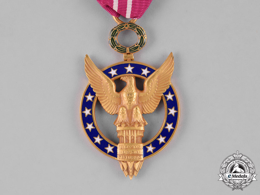 united_states._a_presidential_medal_of_merit,_c.1950_c18-037755