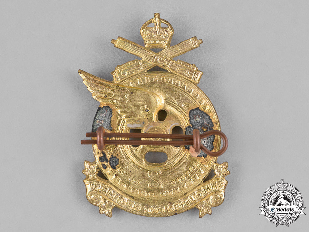 canada._a2_nd_armoured_car_regiment_cap_badge,_c.1941_c18-037930