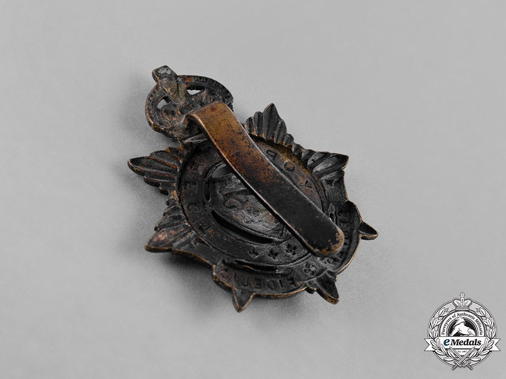 united_kingdom._nine_first_war_cap_badges_c18-037936