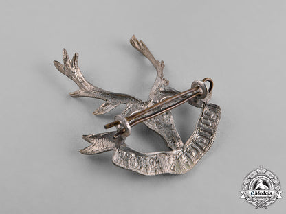 united_kingdom._nine_first_war_cap_badges_c18-037937