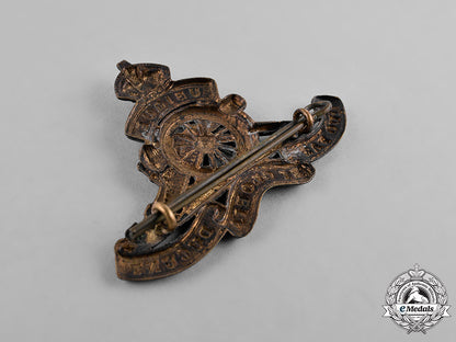 canada._a_lot_of_seven_first_and_second_war_cap_badges_c18-037970