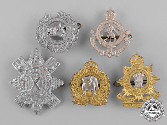 canada._a_lot_of_five_second_war_cap_badges_c18-038001
