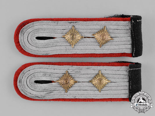 germany,_heer._a_pair_of_heer(_army)_artillery_hauptmann’s_shoulder_boards_c18-038008