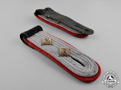 germany,_heer._a_pair_of_heer(_army)_artillery_hauptmann’s_shoulder_boards_c18-038011
