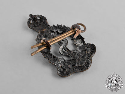 canada._a_lot_of_seven_first_and_second_war_cap_badges_c18-038024