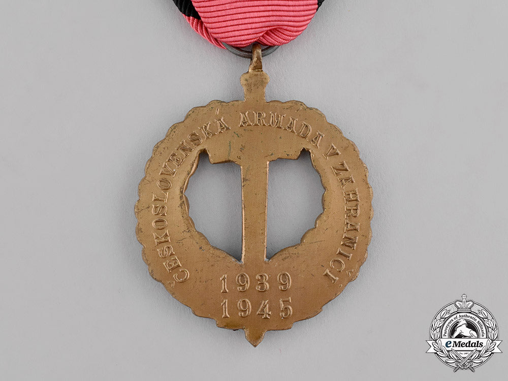 czechoslovakia,_republic._an_army_medal_with_sssr_clasp_c18-038035