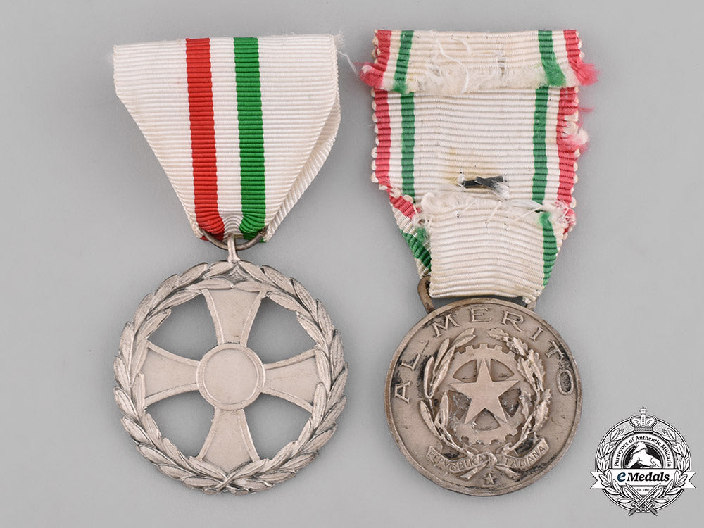 italy,_republic._two_medals&_awards_c18-038046