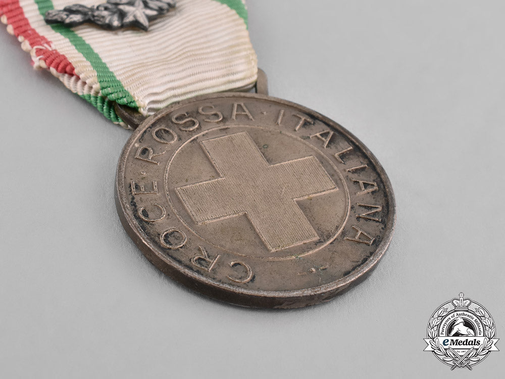 italy,_republic._two_medals&_awards_c18-038047