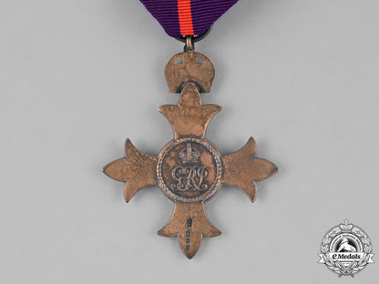united_kingdom._a_most_excellent_order_of_the_british_empire,_officer_badge,_obe,_military_division,_c.1919_c18-038257