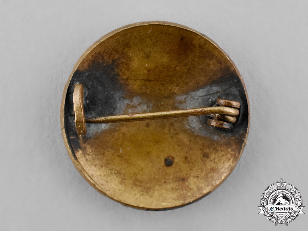 germany,_third_reich._a_german_gymnastics_association_membership_badge_c18-038580_1
