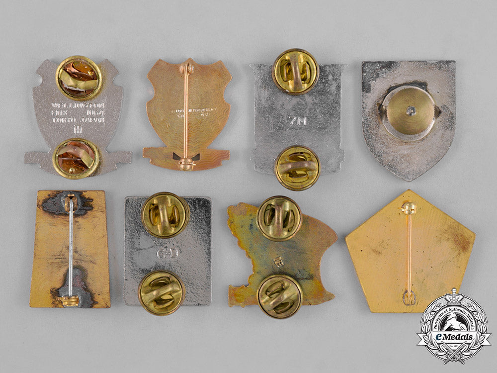 united_states._forty-_nine_army_insignia&_badges_c18-038617