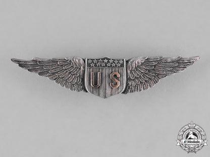 united_states._an_air_service_pilot_badge_by_a._johnson_of_new_york,_c.1918_c18-038716