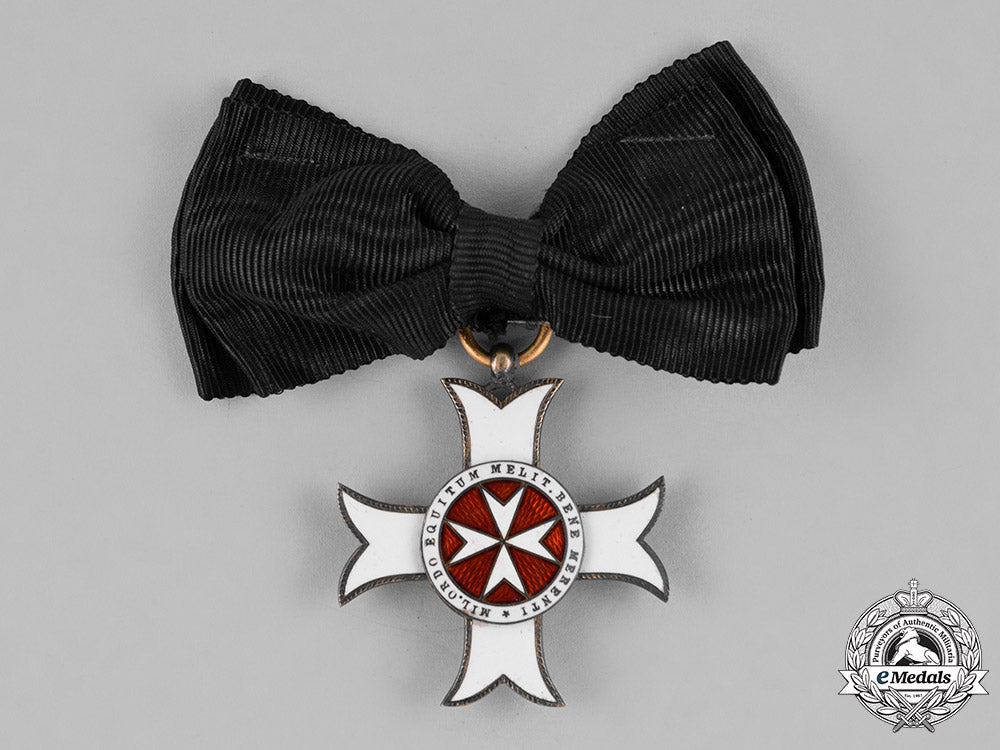 austria,_empire._an_order_of_the_knights_of_malta,_ladies_silver_merit_cross,_c.1910_c18-039085_1_1_1