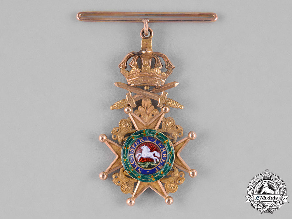 united_kingdom._a_guelphic_order_in_gold,_knight’s_cross_with_swords,_c.1820_c18-039103