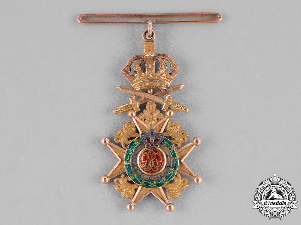 united_kingdom._a_guelphic_order_in_gold,_knight’s_cross_with_swords,_c.1820_c18-039104