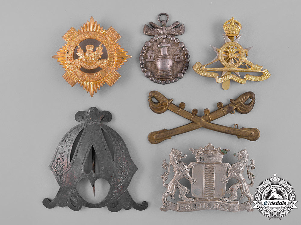 international._a_lot_of_thirteen_badges&_insignia_c18-039141