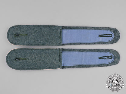 germany,_luftwaffe._a_pair_of_flight_enlisted_shoulder_straps_c18-039446