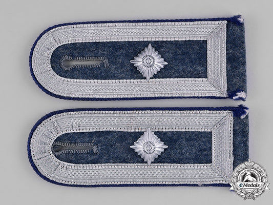 germany,_luftwaffe._a_pair_of_luftwaffe_medical_sergeant_shoulder_straps_c18-039450