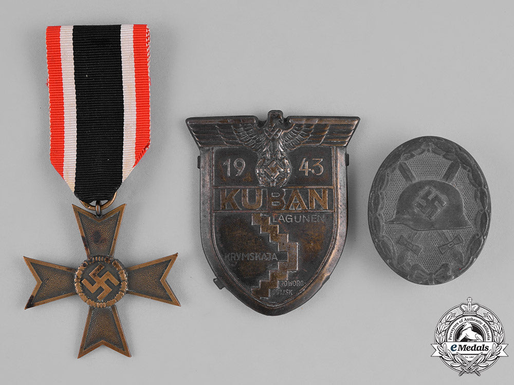 germany,_wehrmacht._a_lot_of_second_war_period_wehrmacht_badges_c18-039463
