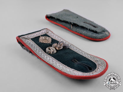 germany,_heer._a_pair_of_heer(_army)_artillery_feldwebel’s_shoulder_straps_c18-039503