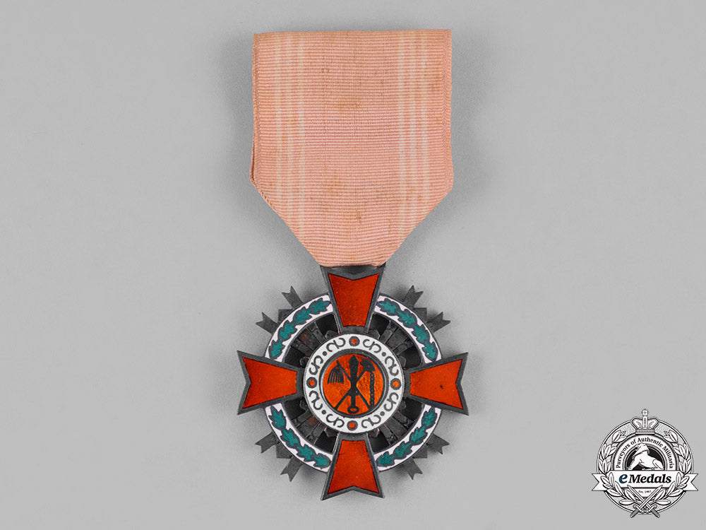 united_states._a_military_merit_order_group_to_lieutenant_colonel_john_keith_macintyre,_united_states_army_c18-039553