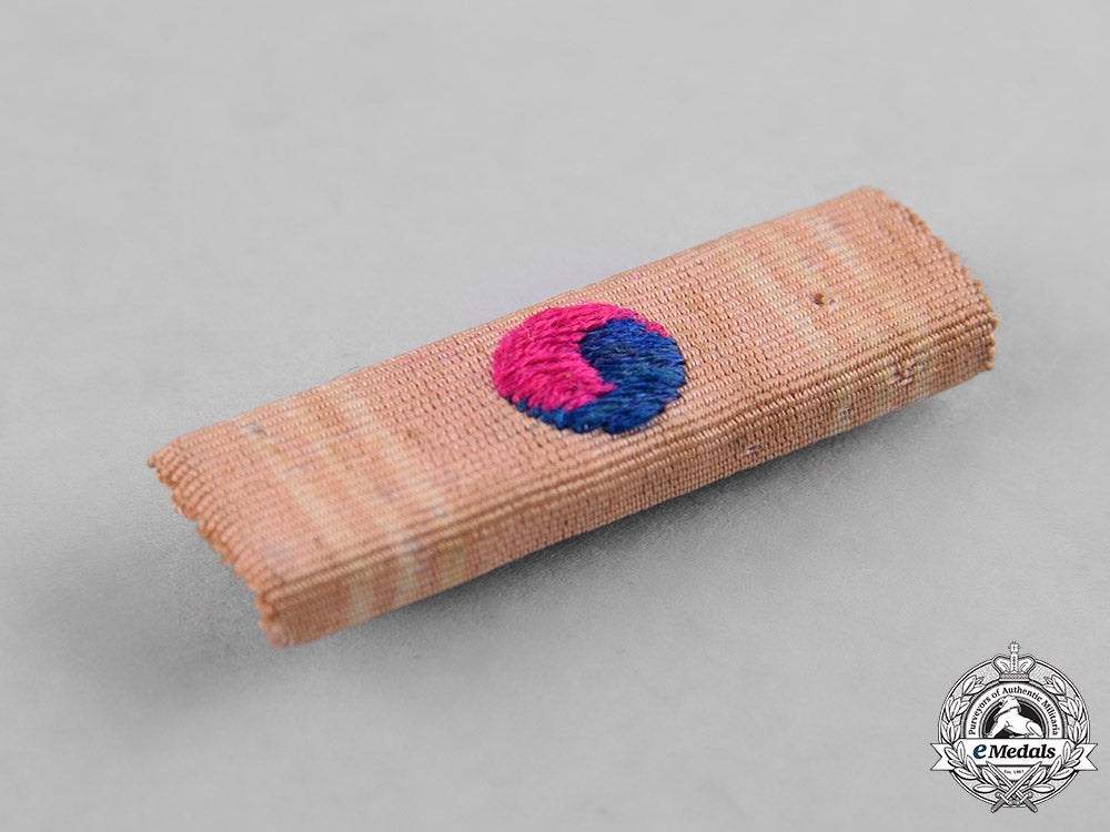 united_states._a_military_merit_order_group_to_lieutenant_colonel_john_keith_macintyre,_united_states_army_c18-039561