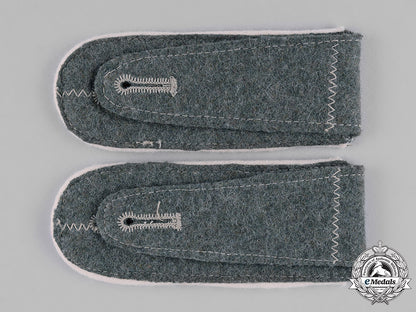 germany,_heer._a_set_of_infantry_em/_nco’s_shoulder_straps_c18-039662