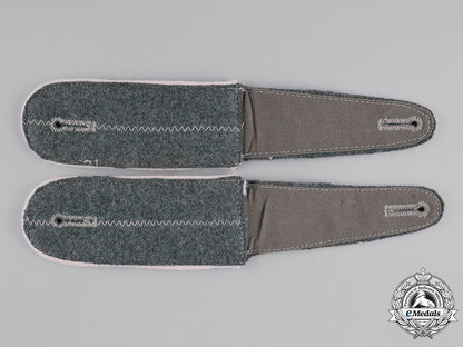 germany,_heer._a_set_of_infantry_em/_nco’s_shoulder_straps_c18-039663