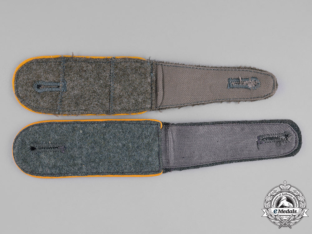 germany,_heer._a_set_of_cavalry/_reconnaissance_em/_nco’s_shoulder_straps_c18-039667_1_1