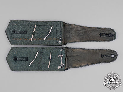 germany,_heer._a_pair_of_oberfeldwebel’s_transitional_shoulder_straps_c18-039671_1_1