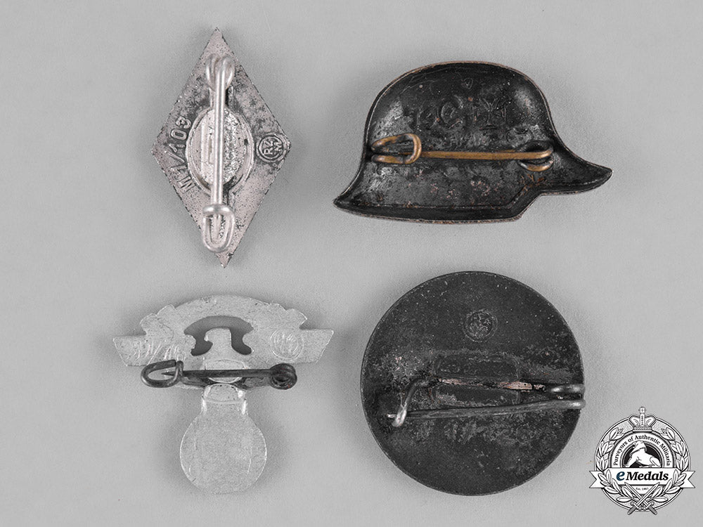 germany,_third_reich._a_lot_of_four_membership_badges_c18-039675_1
