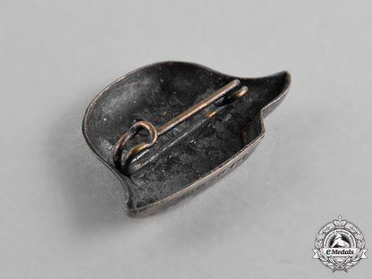 germany,_third_reich._a_lot_of_four_membership_badges_c18-039676_1