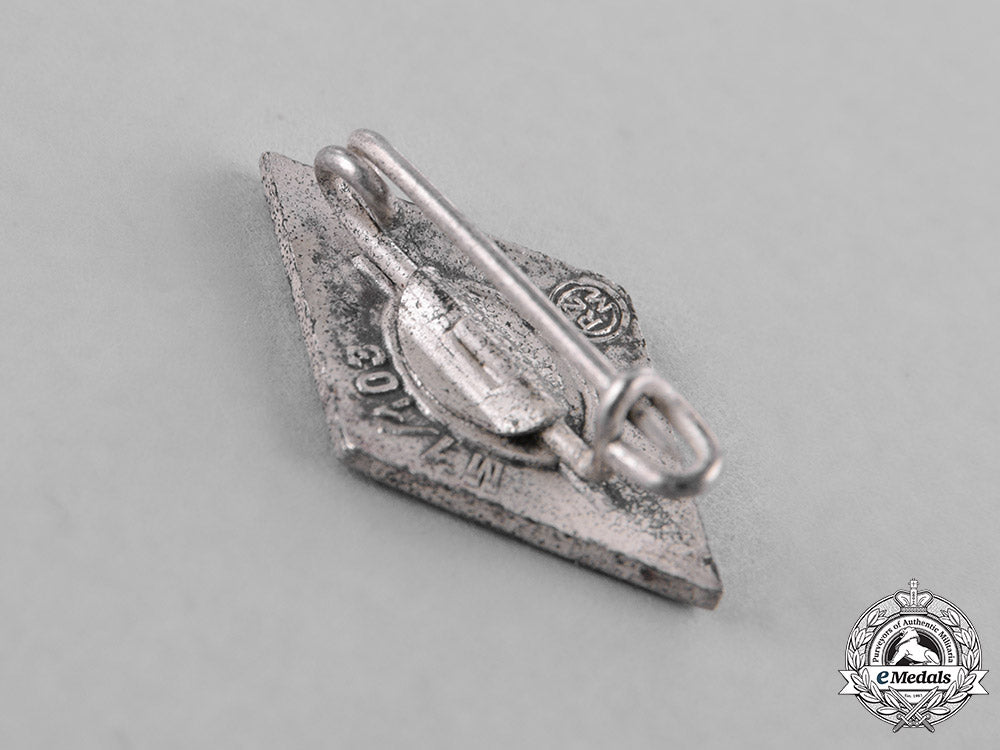 germany,_third_reich._a_lot_of_four_membership_badges_c18-039677_1