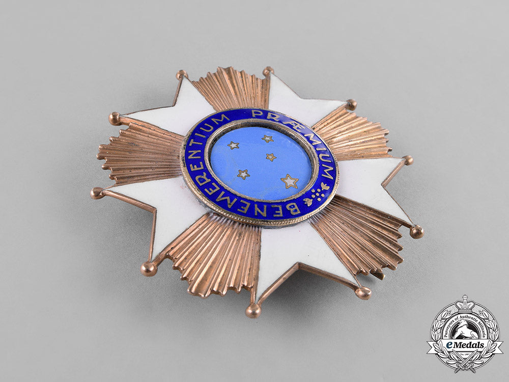 brazil,_republic._a_national_order_of_the_southern_cross,_commander's_breast_star,_type_iii_c18-039776