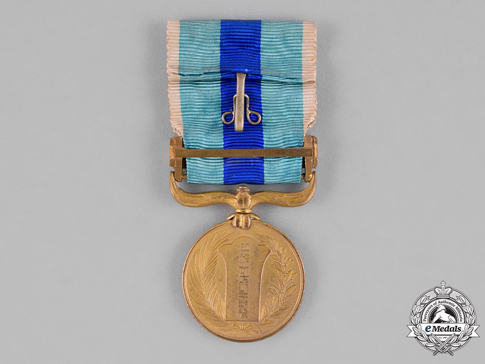 japan,_empire._a1904-1905_war_medal_with_case_c18-039783