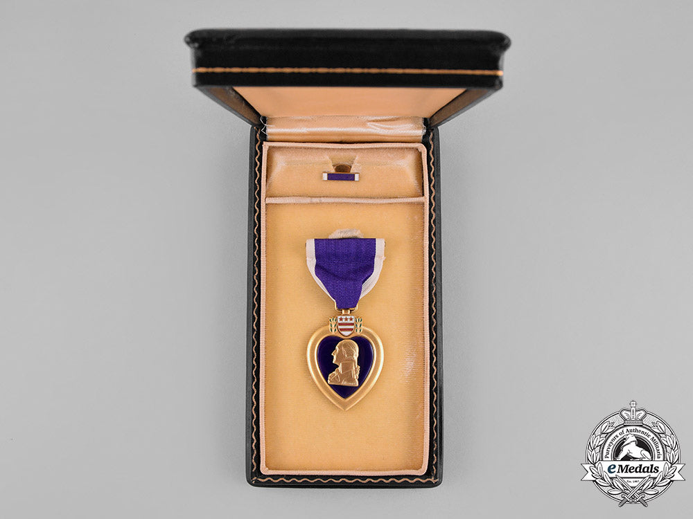 united_states._a_purple_heart_with_case_c18-039795_1