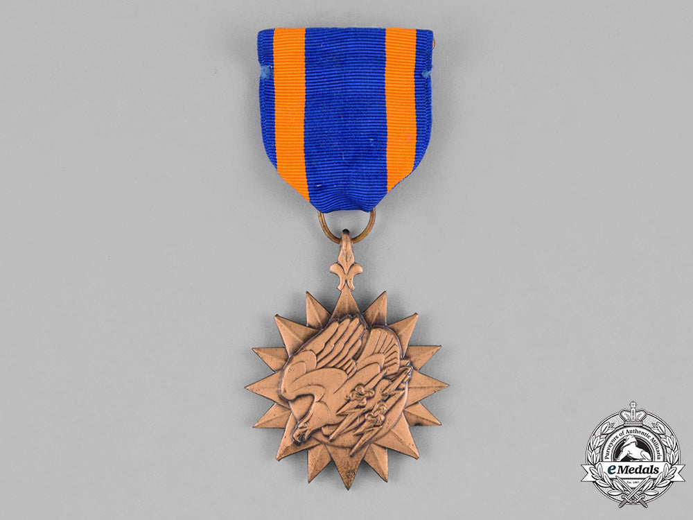 united_states._air_medal_c18-039818_1_1