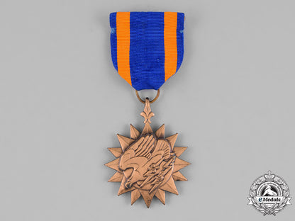 united_states._air_medal_c18-039818_1_1