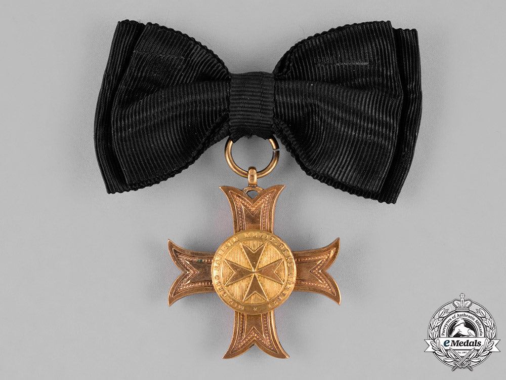 austria,_imperial._a_sovereign_order_of_the_knights_of_malta,_gold_merit_cross,_c.1918_c18-039977